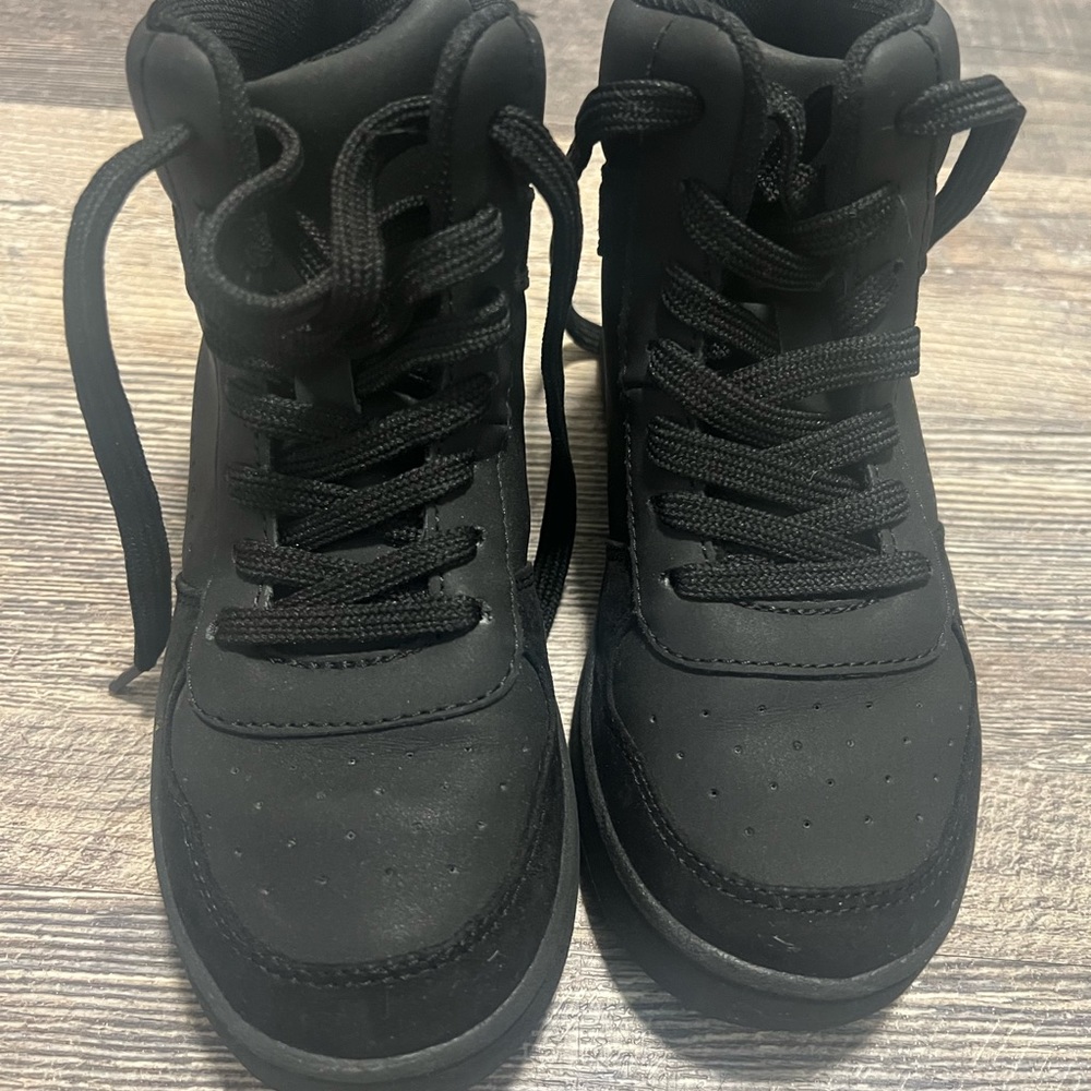 Like new unisex kids boots, brand Gap, black, size 12